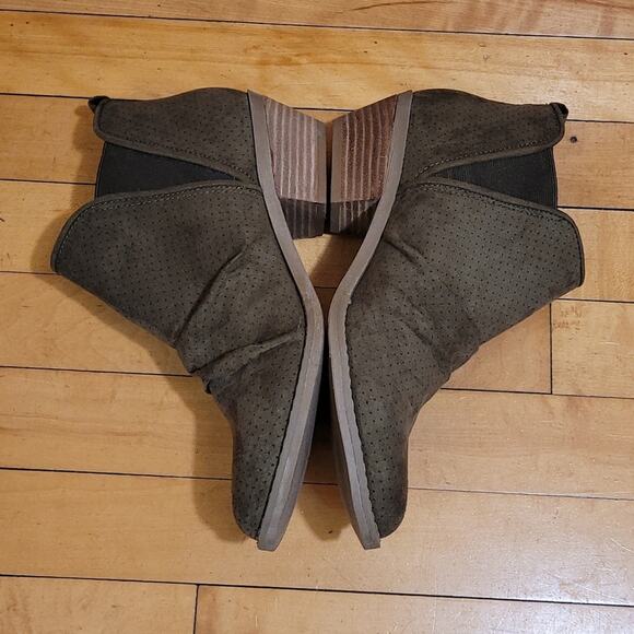 Report Women's Booties Pull on Ankle Boots Size 8.5 Olive Green Fall Comfortable - Picture 3 of 11